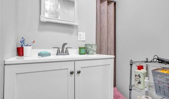 673 Sumner St, Akron, OH 44311