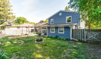 489 1st St, Antioch, IL 60002