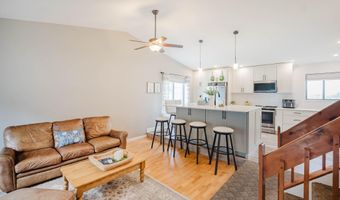 15 W Meadow Dr, Albany, NY 12203