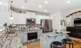 870 Vandenburg Dr, Boiling Springs, SC 29316
