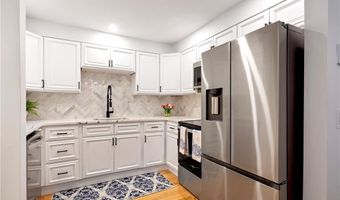75 Pelham St A, Newport, RI 02840