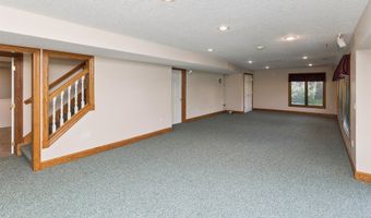 718 NE Brook Haven Dr, Ankeny, IA 50021