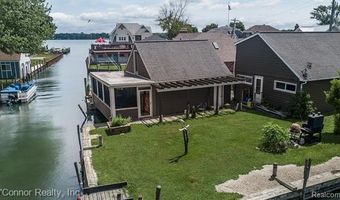 130 Delta Dr, Algonac, MI 48001