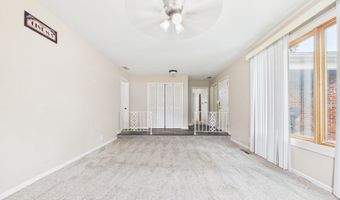 1727 Oakwood Dr, Anderson, IN 46011