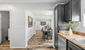 5816 PARKSIDE Dr, Cheyenne, WY 82009