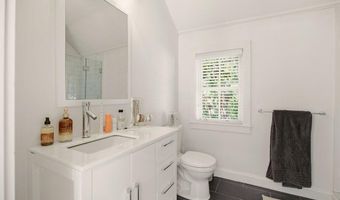 5 Division St, Newport, RI 02840