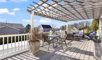 109 Umiak Ave, Jamestown, RI 02835