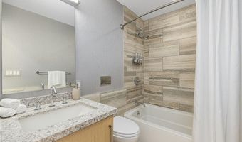 621 E Shore Rd, Jamestown, RI 02835
