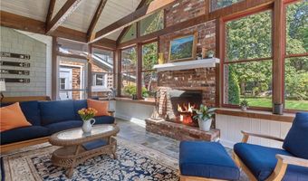 30 Middle Rd, East Greenwich, RI 02818