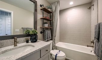 5373 WOLF CREEK Dr, Apollo Beach, FL 33572