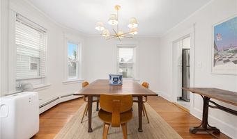 19 County St, Newport, RI 02840