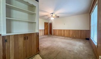 912 S Runnels, De Kalb, TX 75559