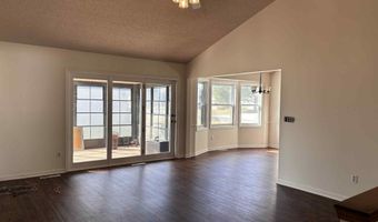 1203 Elm St, Auburn, IN 46706