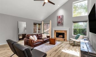 14902 Le Grande Dr, Addison, TX 75001