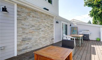 18 Sylvan Ter, Newport, RI 02840