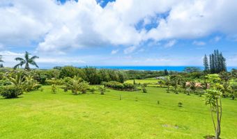 820 W Kuiaha Rd A, Haiku, HI 96708