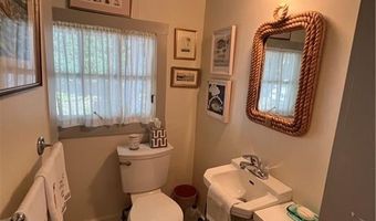 11 Harbor St, Jamestown, RI 02835