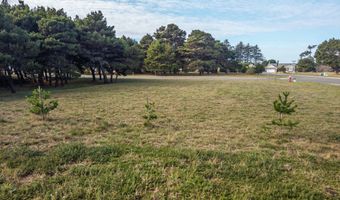 2847 SPINNAKER Dr SW, Bandon, OR 97411