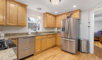 22 Franconia Dr, Cranston, RI 02920