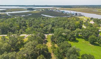 10158 E Shorecrest Rd, Biloxi, MS 39532