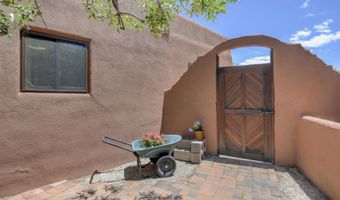 525 SOLANO Dr SE, Albuquerque, NM 87108