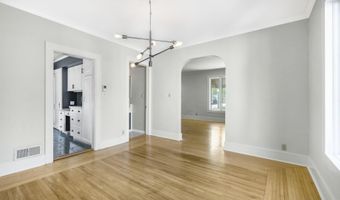 902 Midway Dr, Auburn, IN 46706