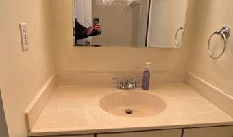 2 FALLEN TREE Ct C, Baltimore, MD 21227