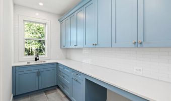 4911 37TH St N, Arlington, VA 22207