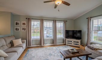 19 Magnolia Hill Rd, Bangor, ME 04401
