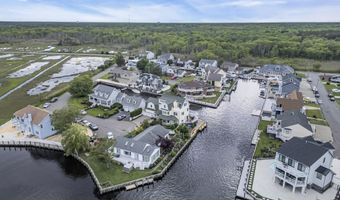 221 Magnolia Dr, Bayville, NJ 08721