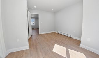 827 LINDEN St W, Allentown, PA 18101