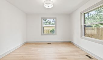 8246 Windcombe Blvd, Indianapolis, IN 46240