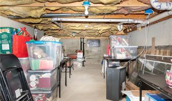 77 Lippitt Ave, Cumberland, RI 02864