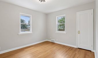 16 PARK Dr, Bellmawr, NJ 08031