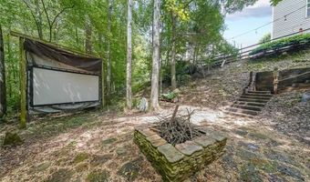 633 Wexford Ct, Acworth, GA 30102