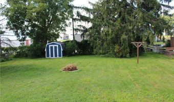 104 S Main St, Altura, MN 55910