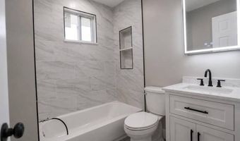 9 Emerald Ln S, Amityville, NY 11701