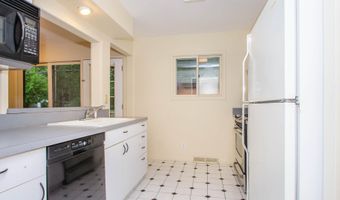 924 N Maple Rd, Ann Arbor, MI 48103