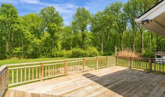 6 Daniels Dr, Danbury, CT 06811