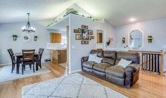 811 Rushwood Ct, Augusta, KS 67010
