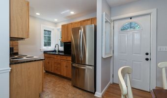 80 River Rd, Clinton, CT 06413
