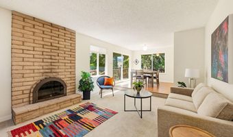 1105 Ivy Ln, Ashland, OR 97520