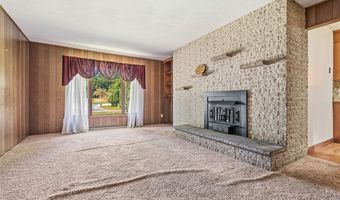 1129 Oak Tree Rd, Akron, OH 44320