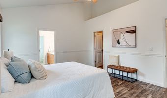 20800 YOSEMITE St, Aurora, OR 97002