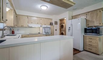 2105 N Alexander Ln, Bethany, OK 73008