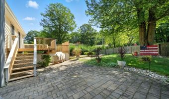 30 Lakeshore Dr, Alloway, NJ 07422