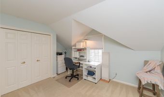 117 Royal Oak Dr, Aurora, OH 44202