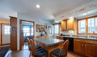 22 Harrison St, Bristol, RI 02809