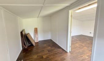 537 Mcpherson Dr, Alford, FL 32420