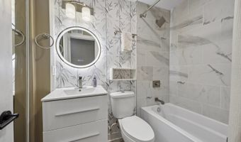 1425 N Wilke Rd, Arlington Heights, IL 60004